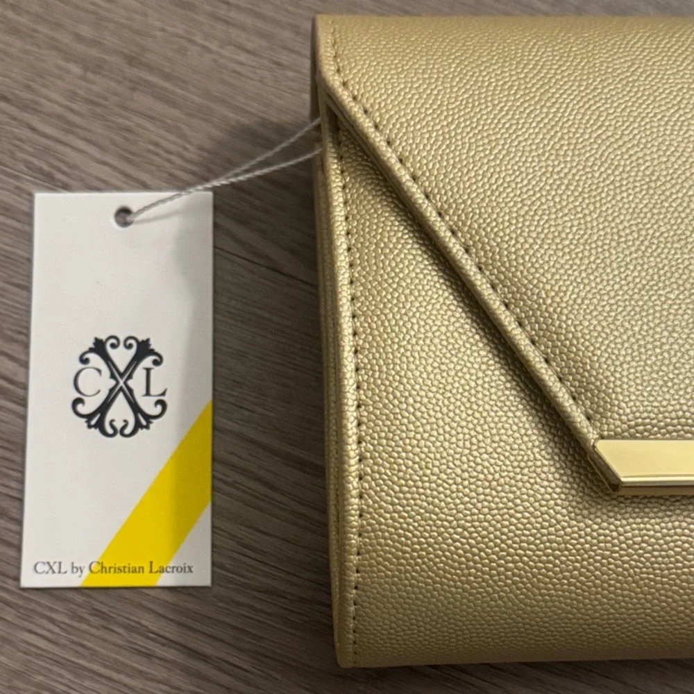 Christian Lacroix Glam Gold Caviar Clutch W/ Crossbody Chain 9” x 5” x 1” NEW ❣️